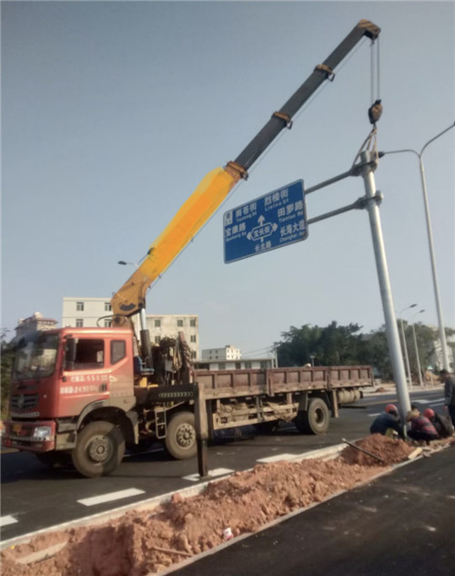 东西湖区设备吊装租赁吊车要用多大吊车